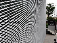 Aluminum mesh facades