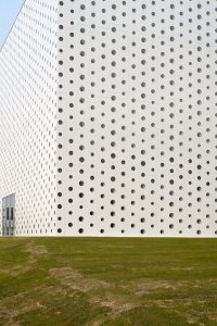 The symbolic Japanese library with expanded metal