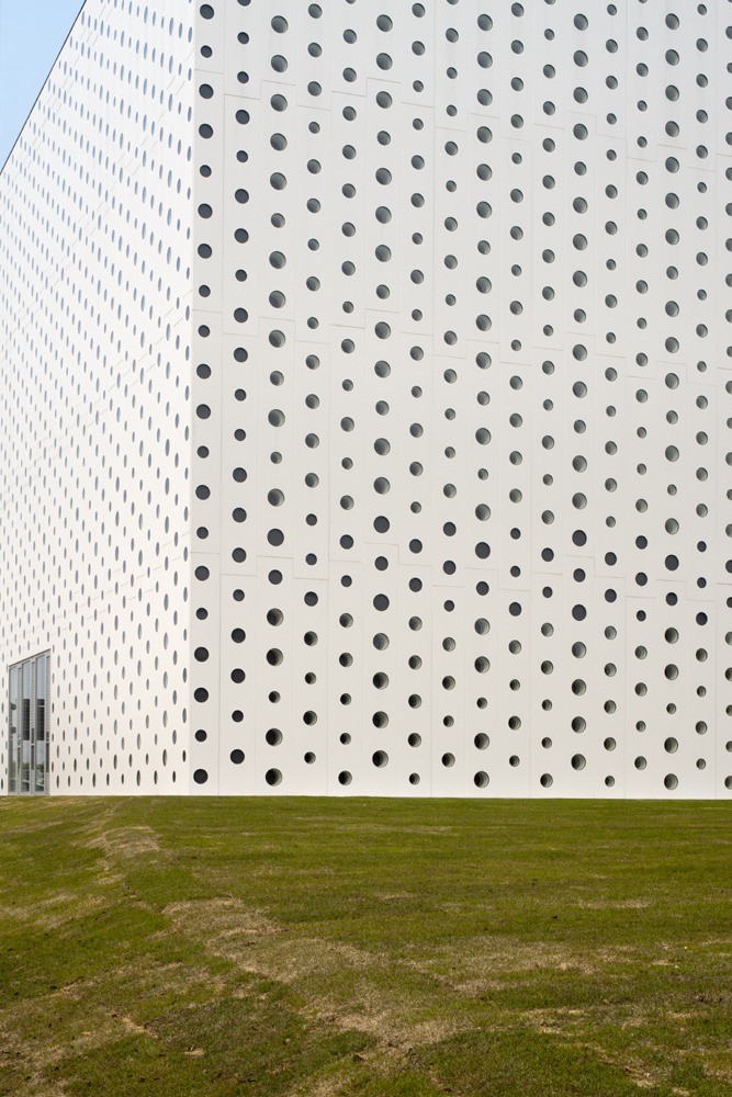 The outside surface of the library 