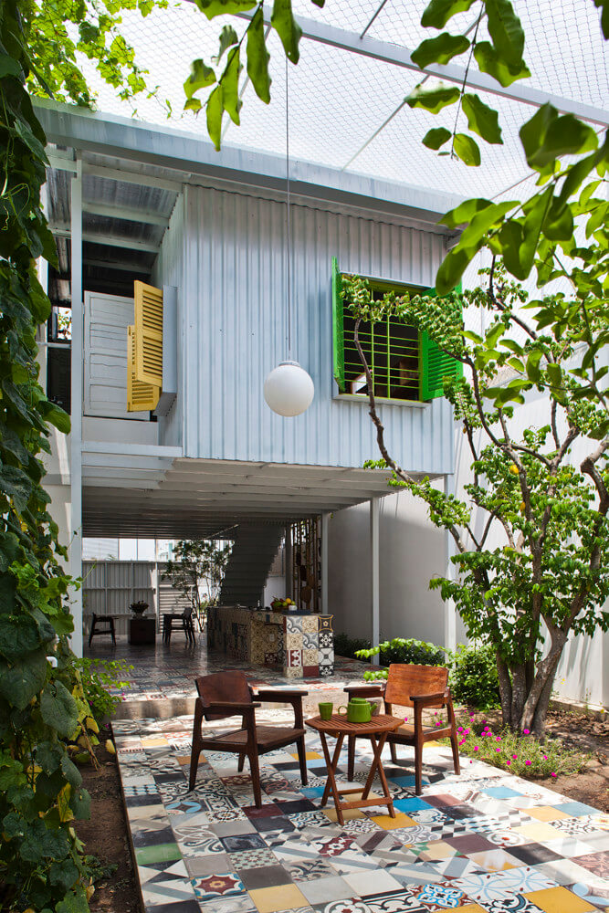 the quiet yard